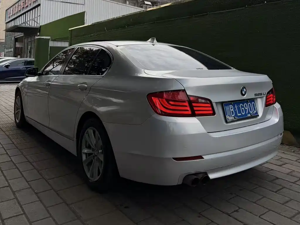 BMW 5 Series 2013 — фото 11