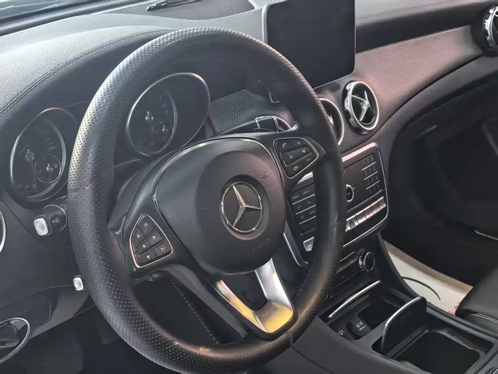 Mercedes-Benz GLA 2018 — фото 9