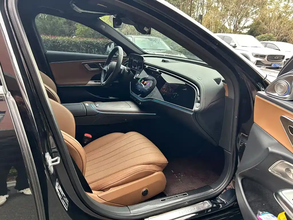 Mercedes-Benz E-Class 2024