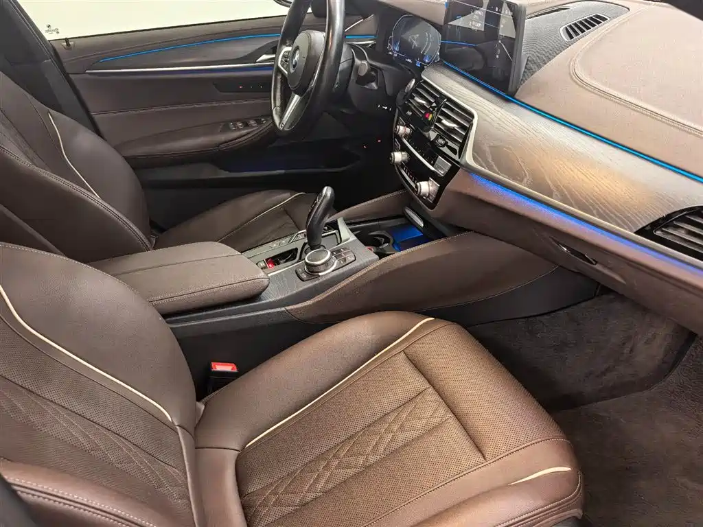 BMW 5 Series New Energy 2022 — фото 11