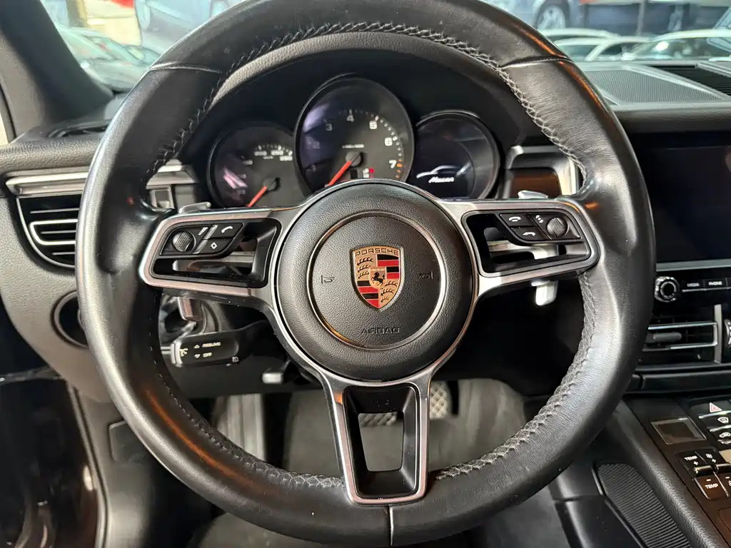 Porsche Macan 2018 — фото 6