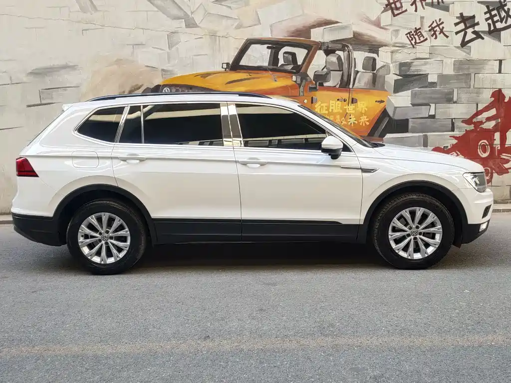 Volkswagen Tiguan L 2017 — фото 6