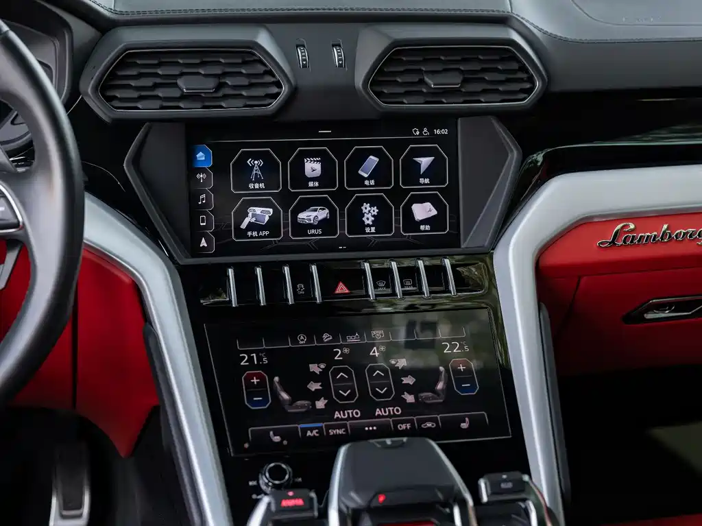 Lamborghini Urus 2019 — фото 14
