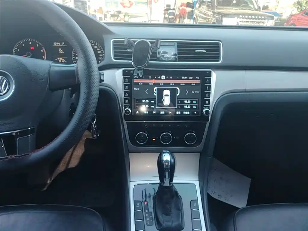 Volkswagen Passat 2015 — фото 13