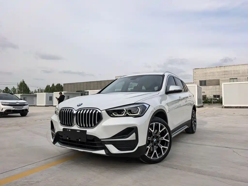 BMW X1 2022 — фото 1