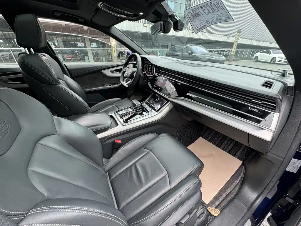 Audi Q8 2019 — фото 10