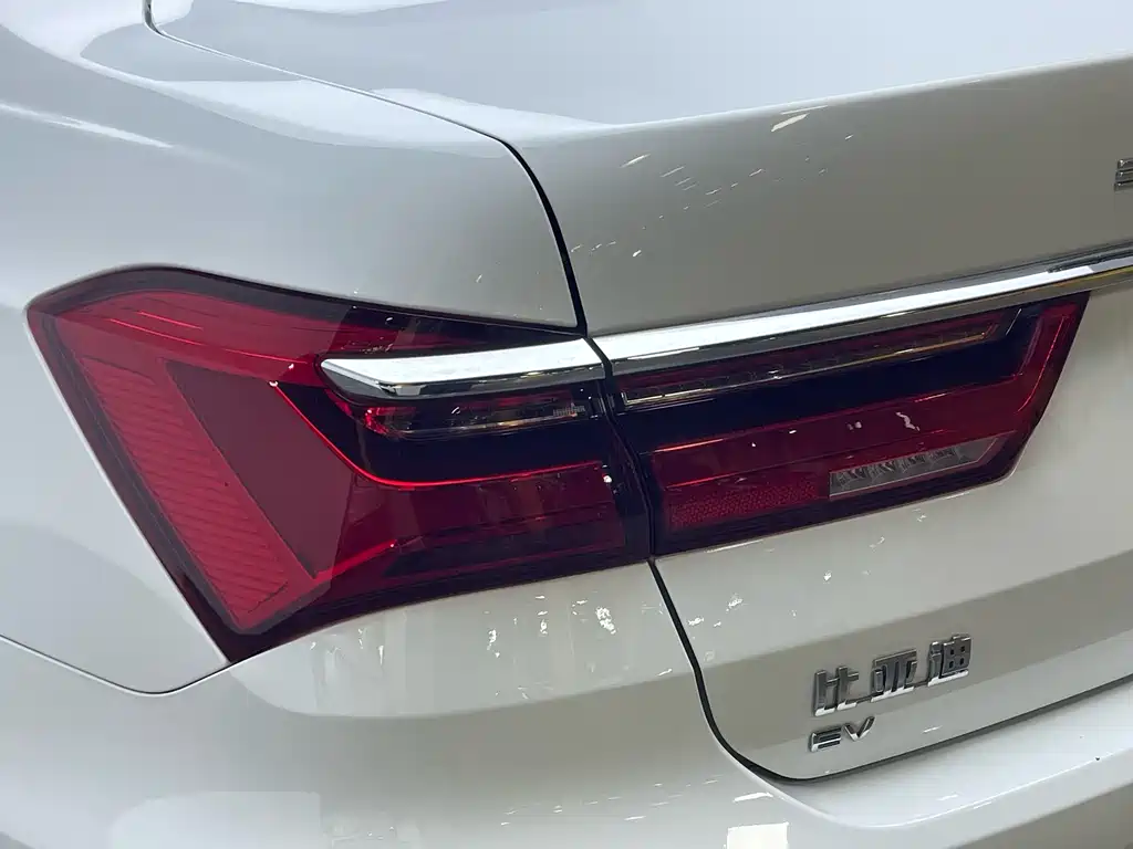 BYD Qin NEV 2022 — фото 12