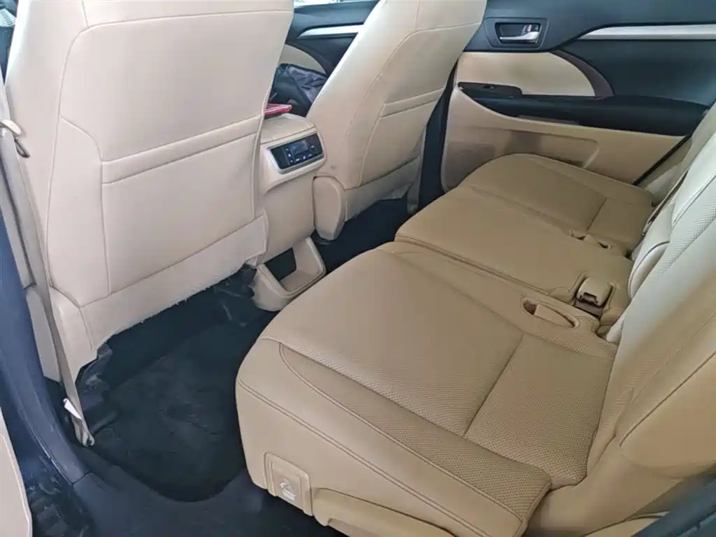 Toyota Highlander 2015 — фото 17