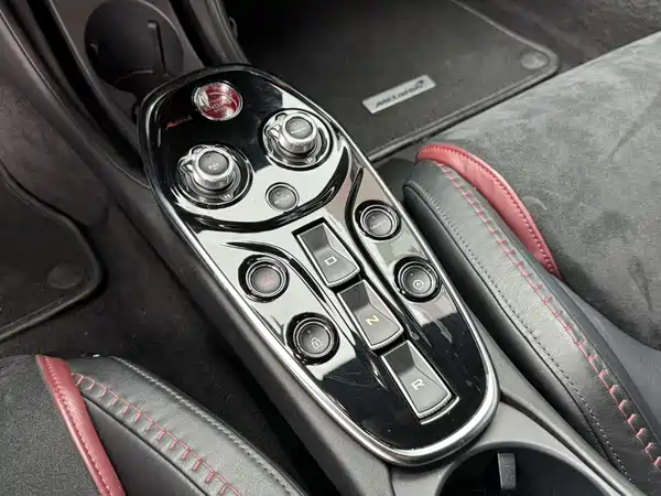 McLaren GT 2023