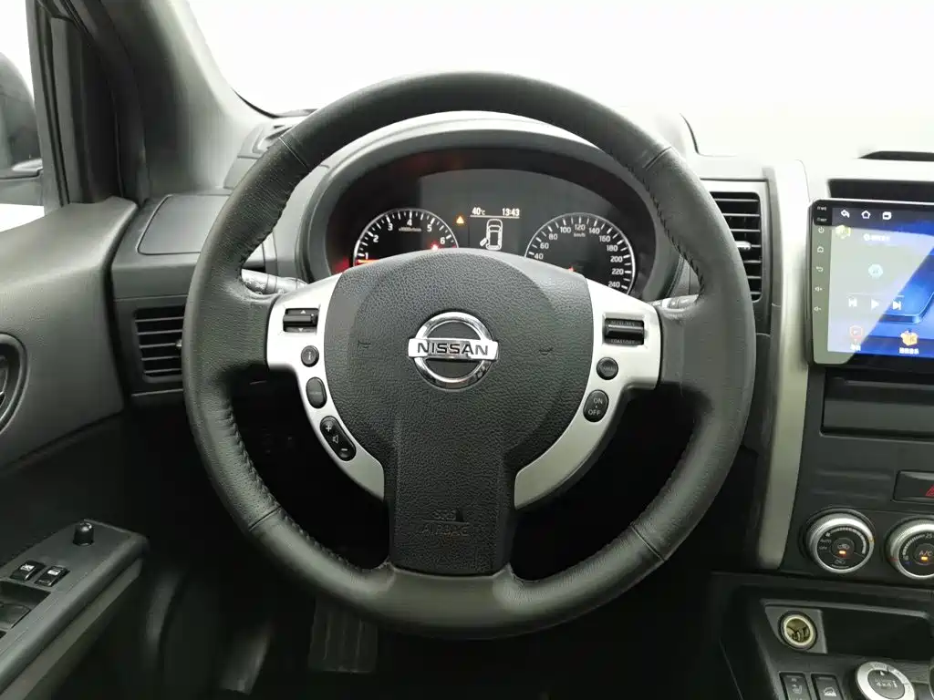 Nissan X-Trail 2013 — фото 11