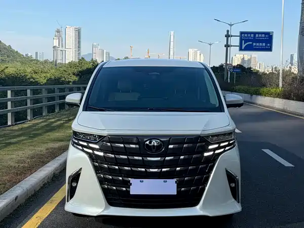 Toyota Alphard 2024