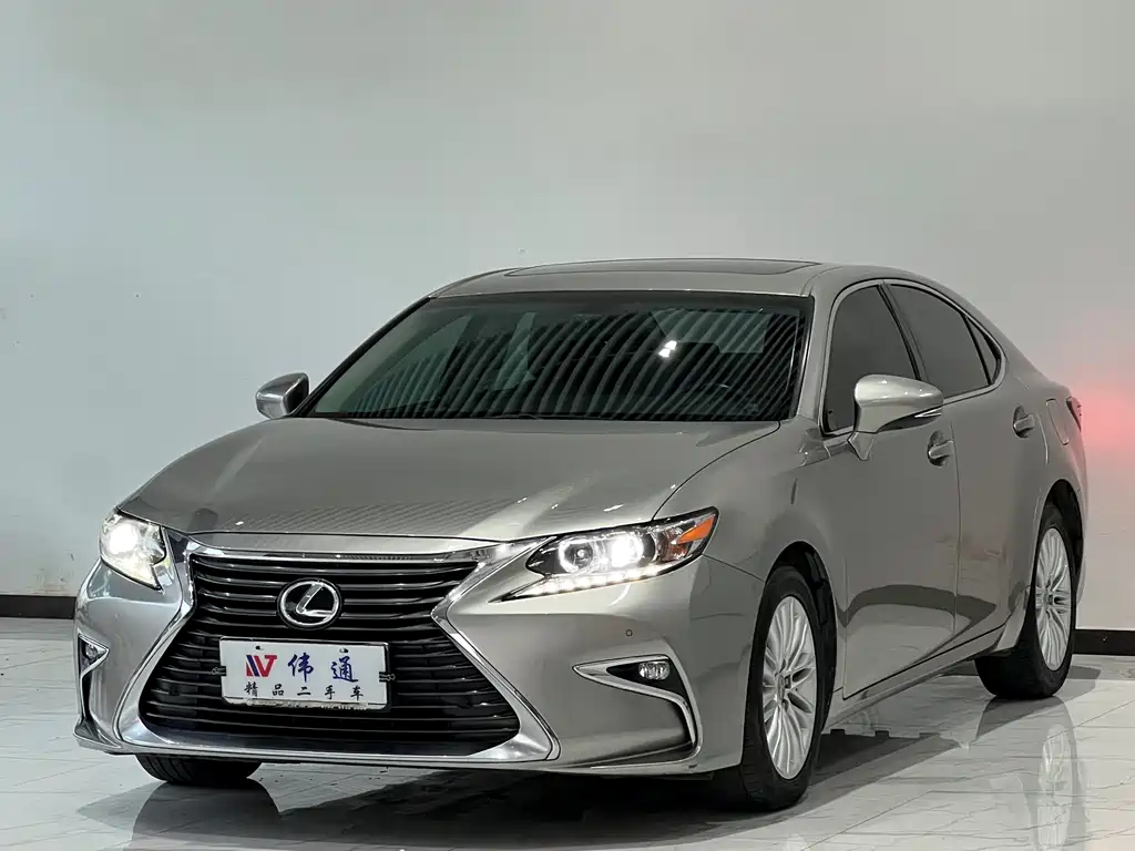 Lexus ES 2015 — фото 1