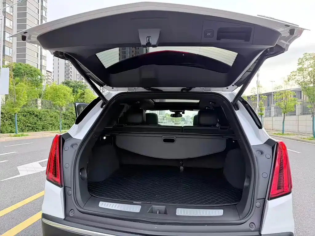 Cadillac XT5 2020 — фото 11