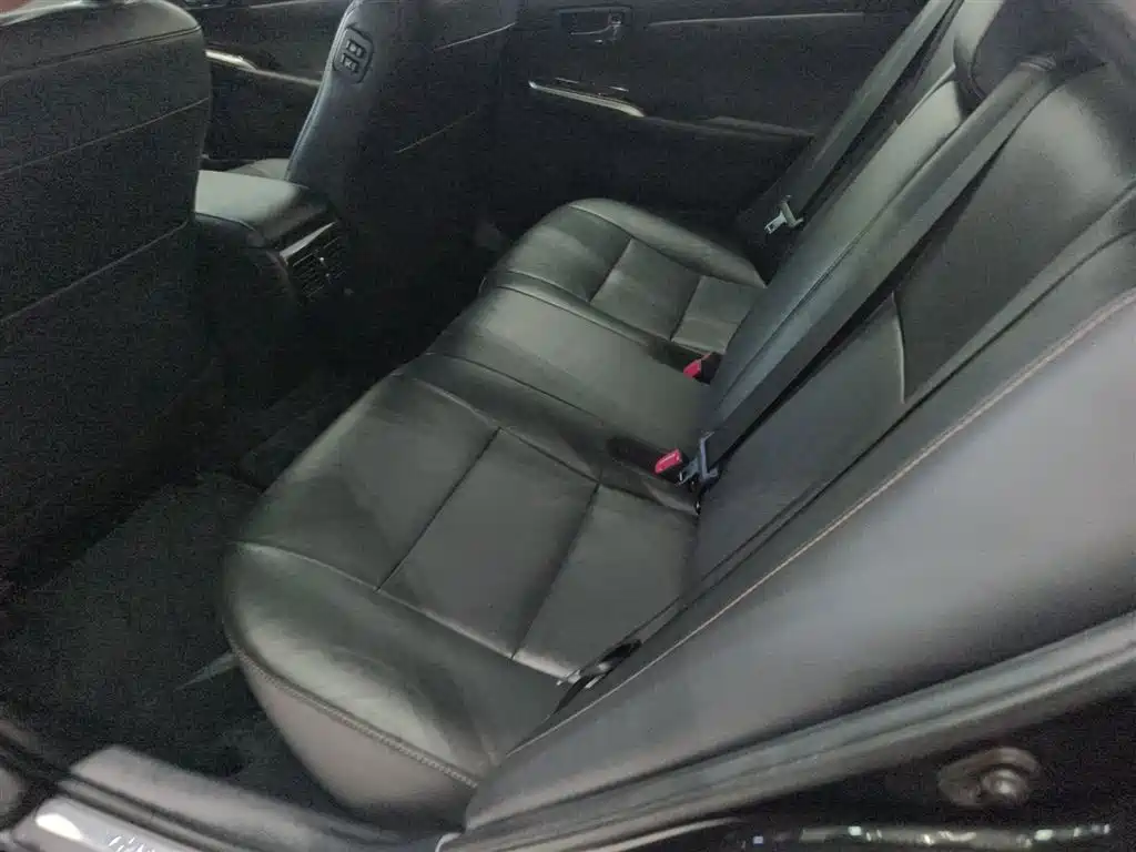 Toyota Camry 2017 — фото 13