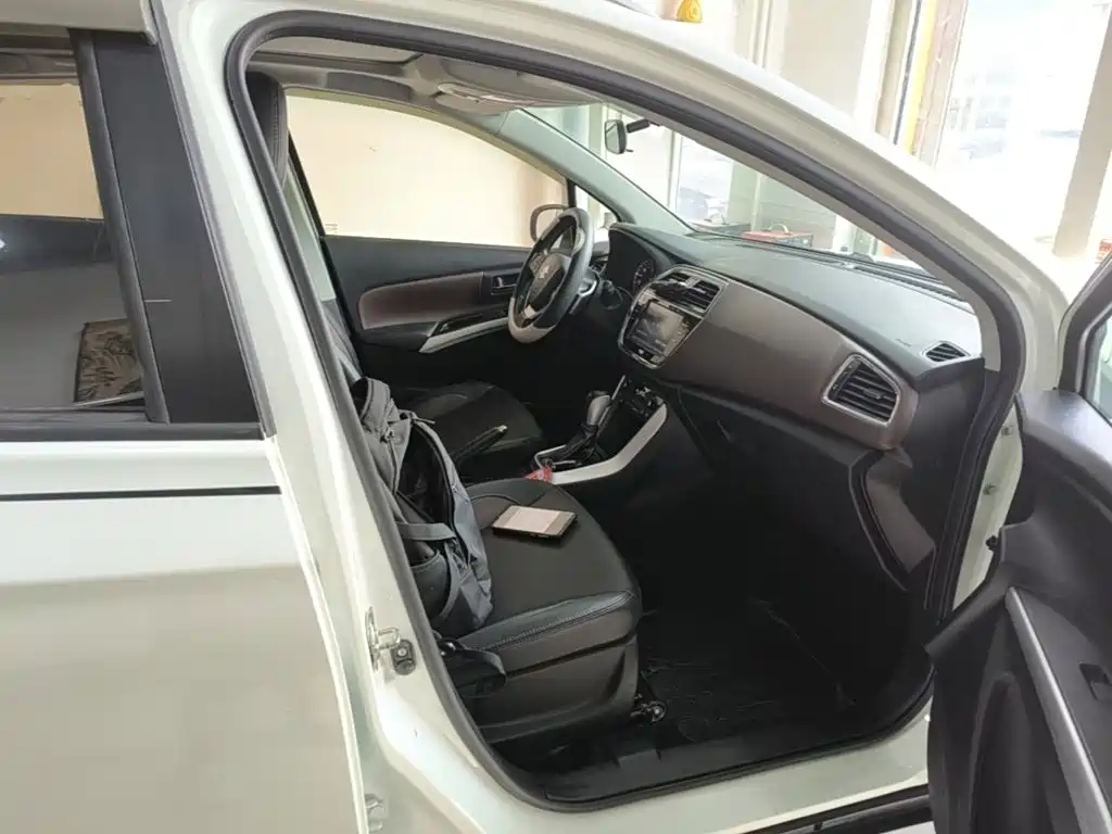 Suzuki Vitara 2017 — фото 25