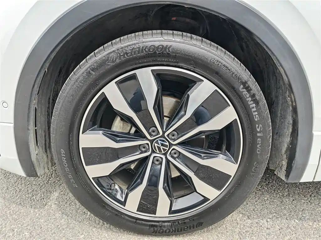 Volkswagen Tiguan L 2024 — фото 16