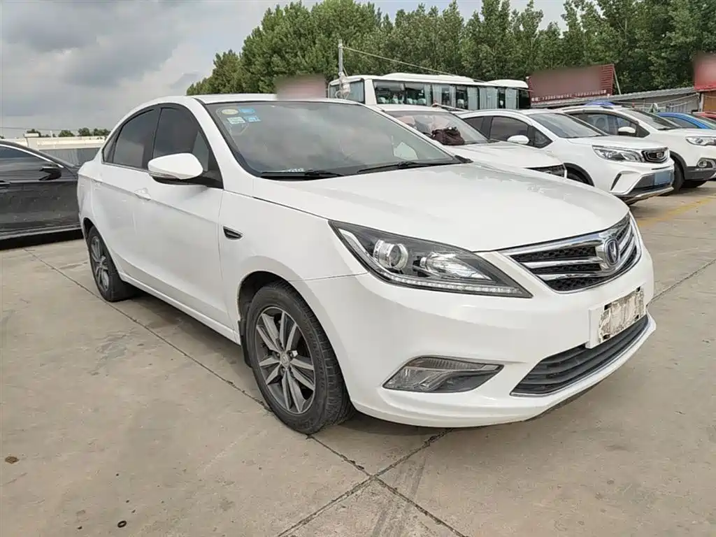 Changan Eado 2018 — фото 4