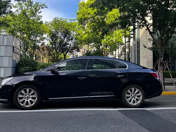Buick LaCrosse 2011