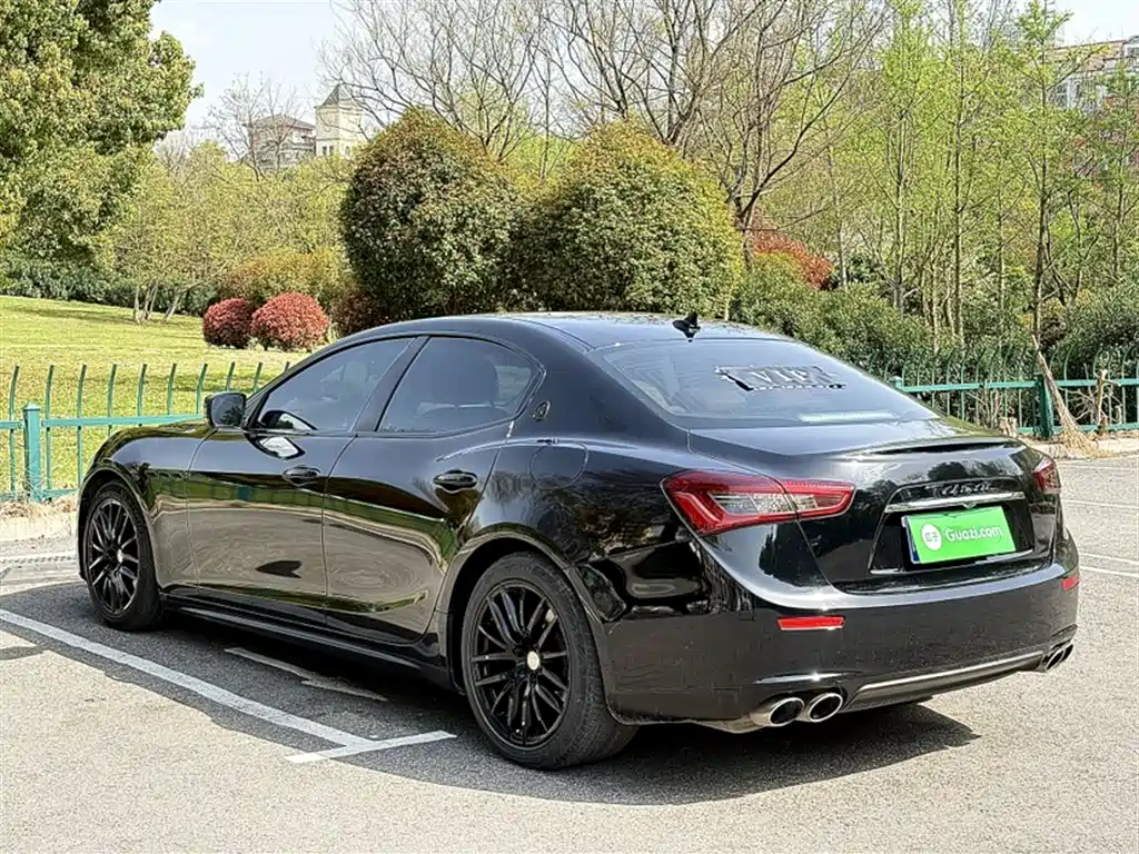 Maserati Ghibli 2017 — фото 11
