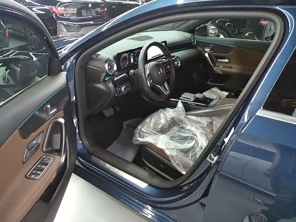 Mercedes-Benz A-Class 2021 — фото 16