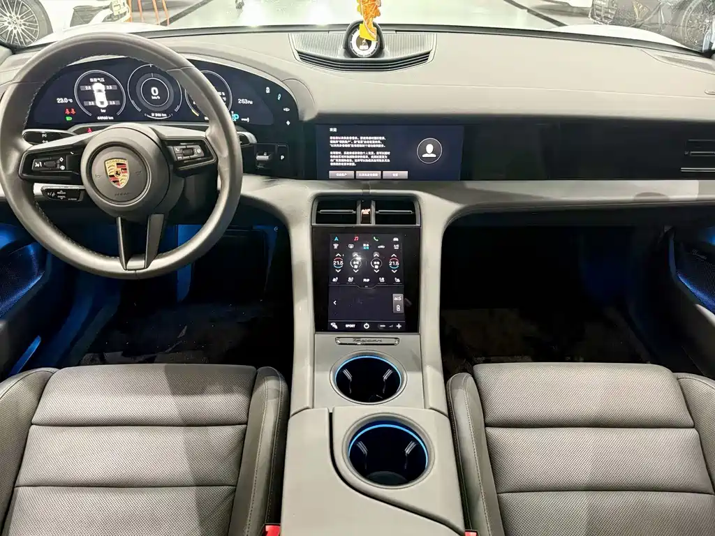 Porsche Taycan 2021
