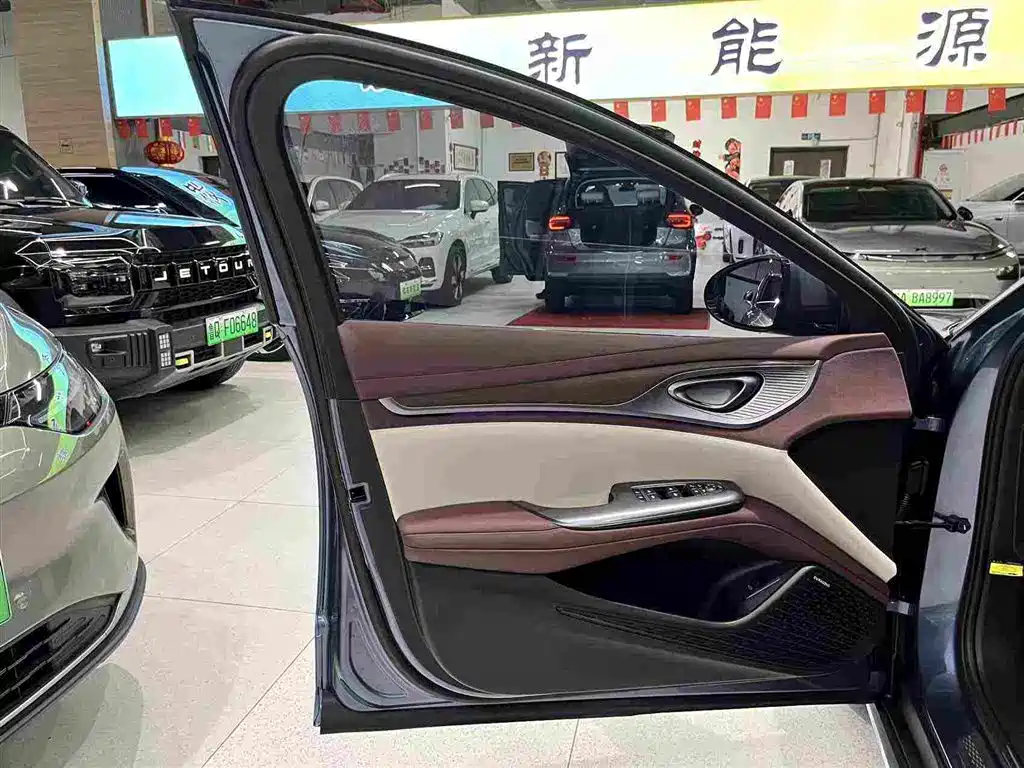 BYD Seal 2023 — фото 27
