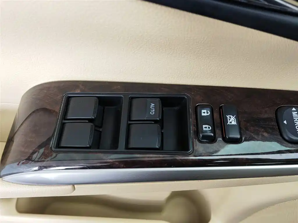 Toyota Camry 2015 — фото 9