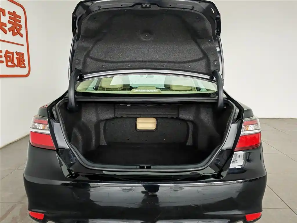 Toyota Camry 2015 — фото 16
