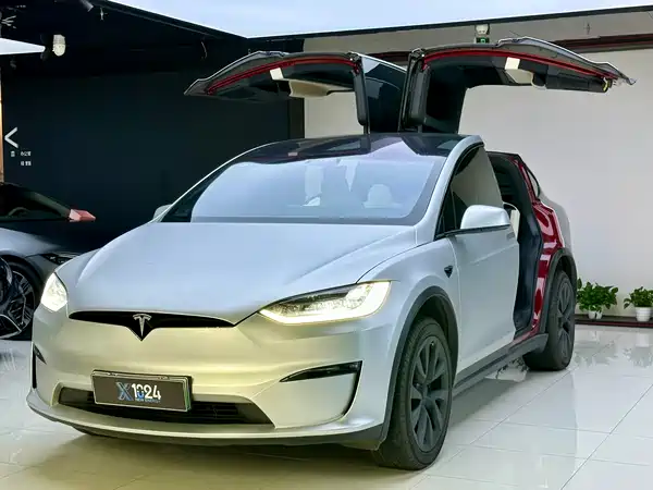 Tesla Model X 2023