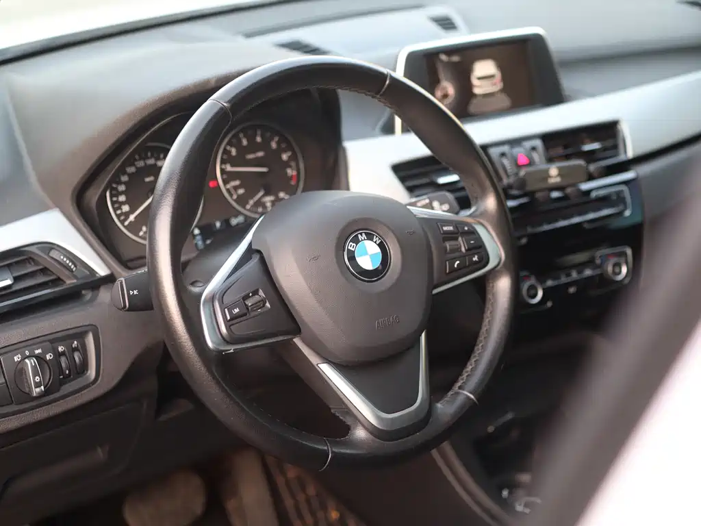 BMW X1 2017 — фото 19