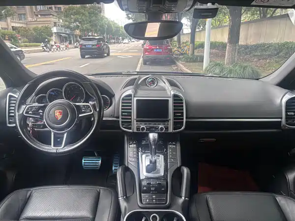 Porsche Cayenne 2016