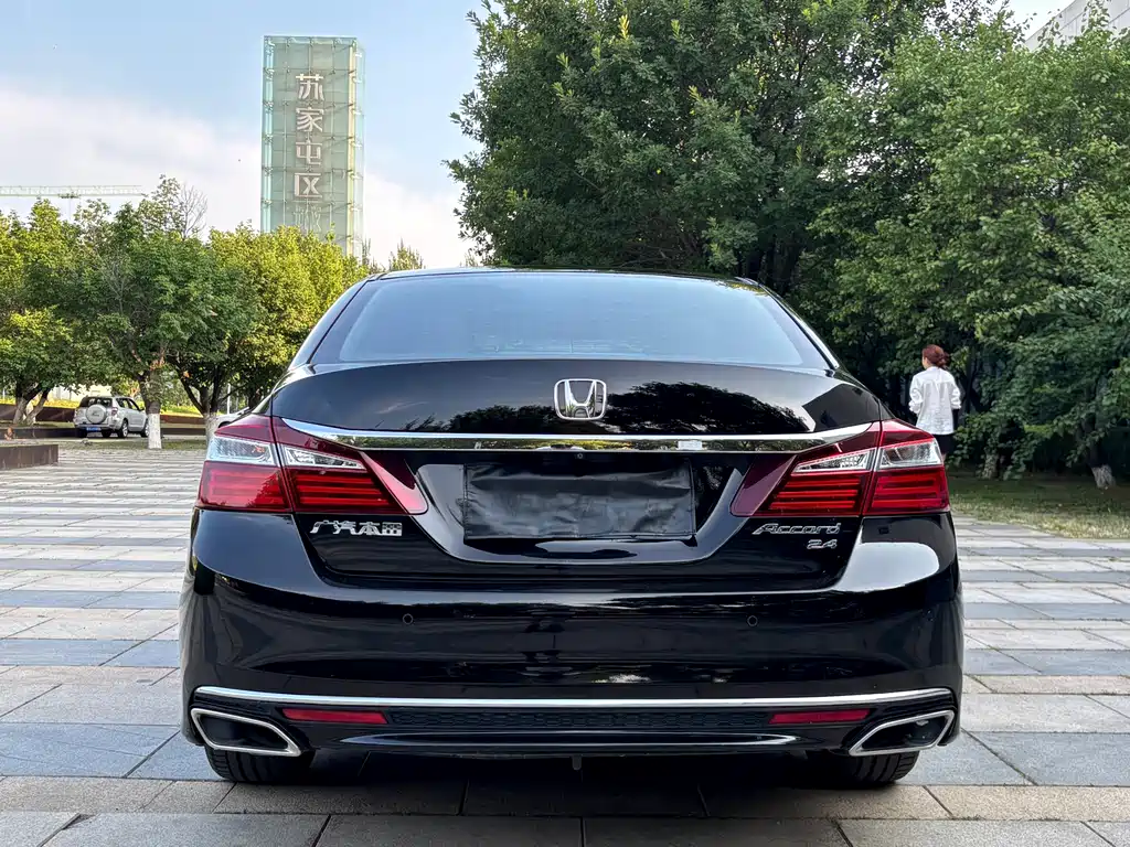 Honda Accord 2017 — фото 8