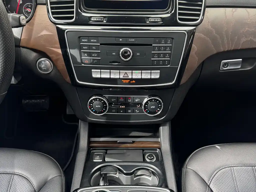 Mercedes-Benz GLE 2016 — фото 16