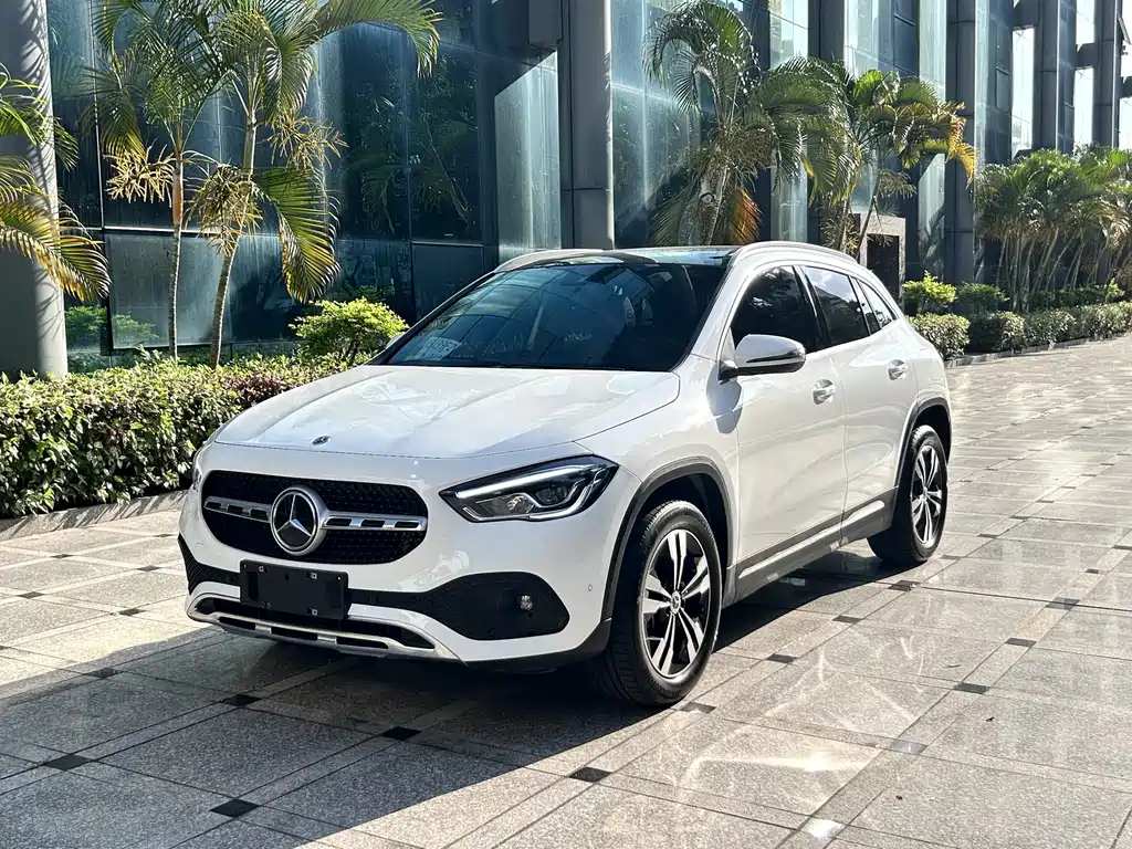 Mercedes-Benz GLA 2023 — фото 1