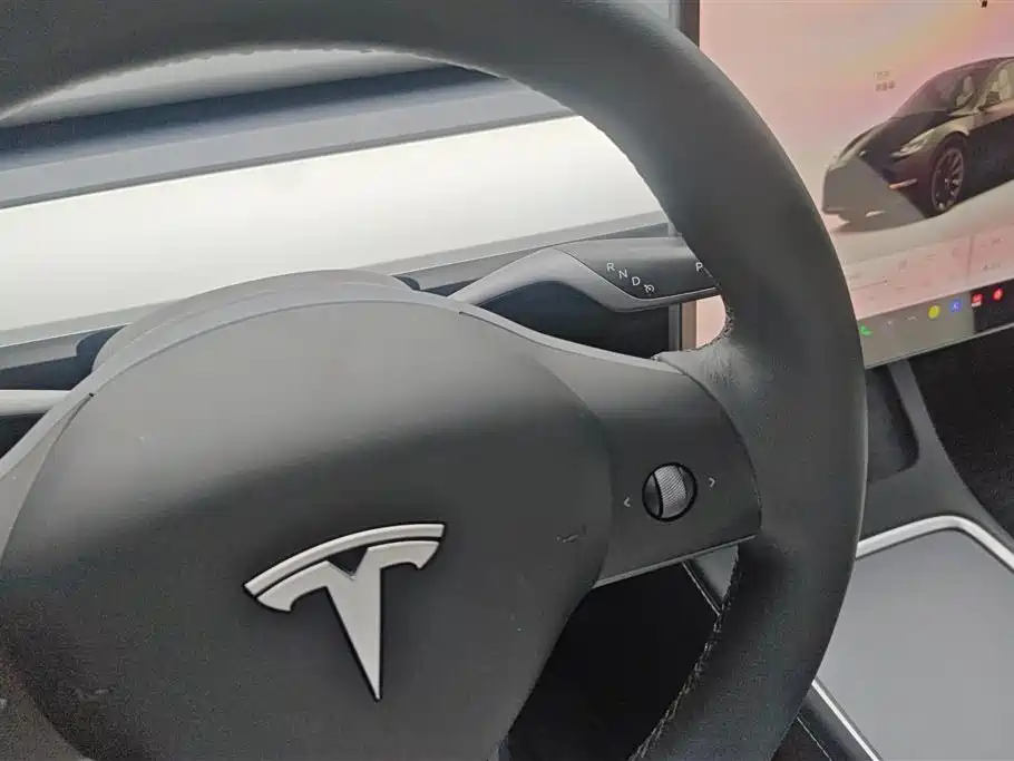 Tesla Model Y 2022 — фото 16