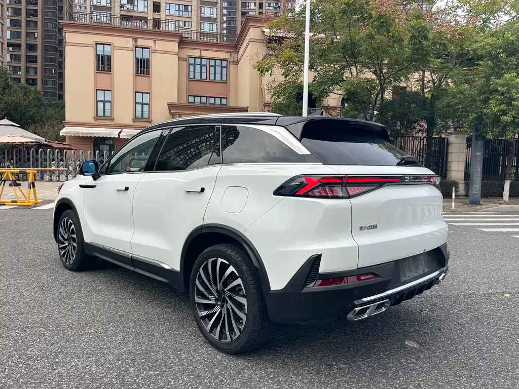 BAIC X7 2024 — фото 19