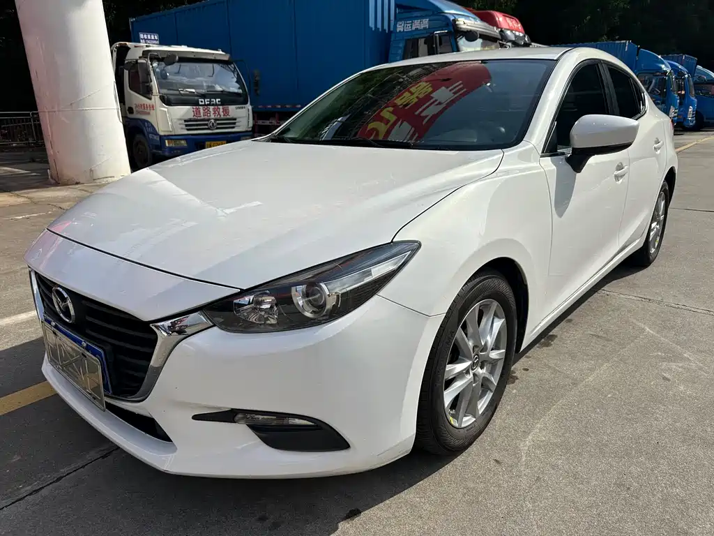 Mazda 3 Axela 2018 — фото 1