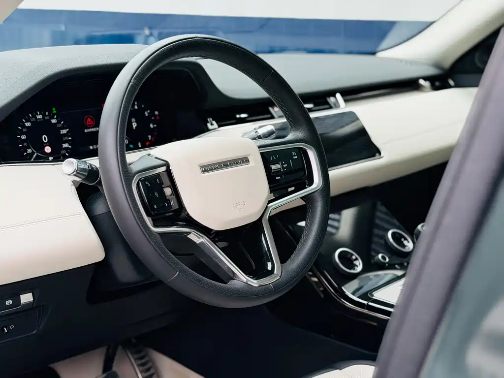 Land Rover Evoque 2023 — фото 10