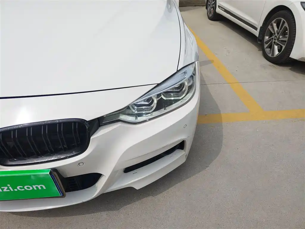 BMW 3 Series 2018 — фото 24