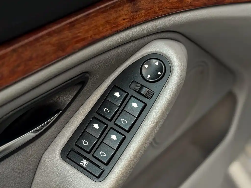 BMW 5 Series 2002 — фото 10