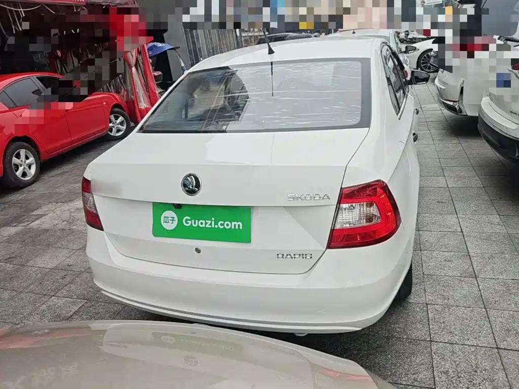 Skoda Rapid 2015 — фото 6