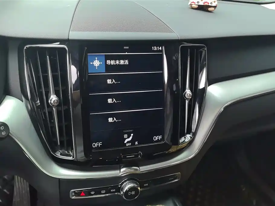 Volvo XC60 2019 — фото 13