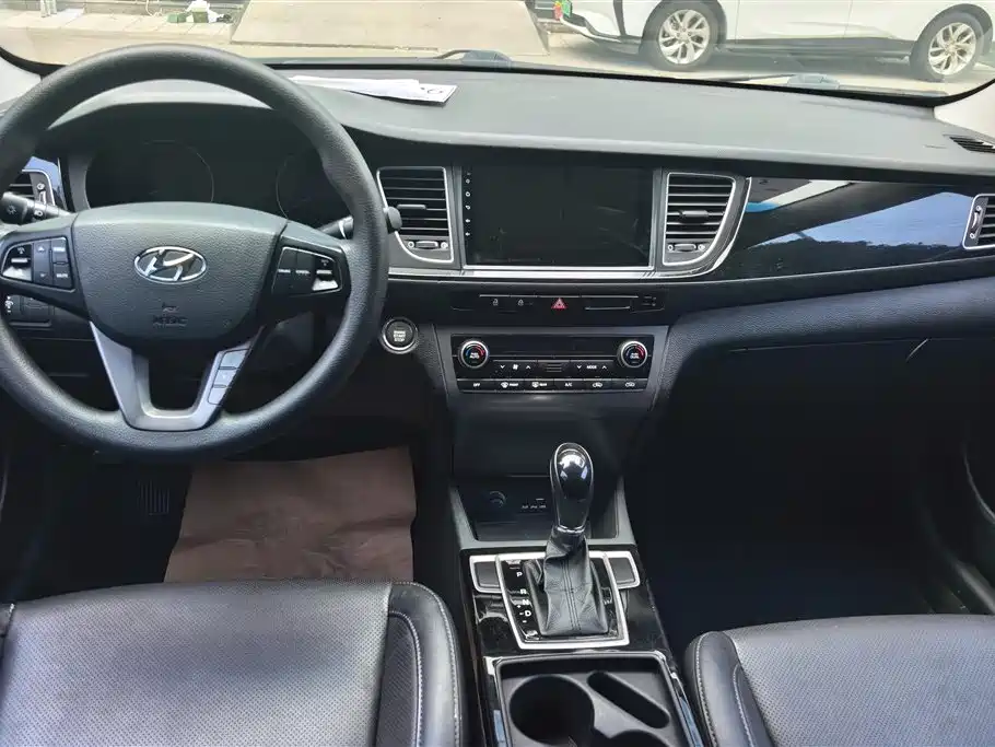 Hyundai Mistra 2015 — фото 12