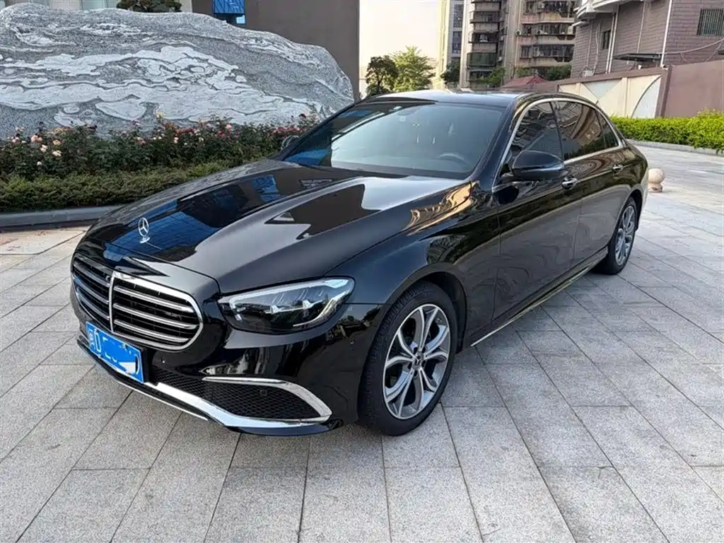 Mercedes-Benz E-Class 2022 — фото 1