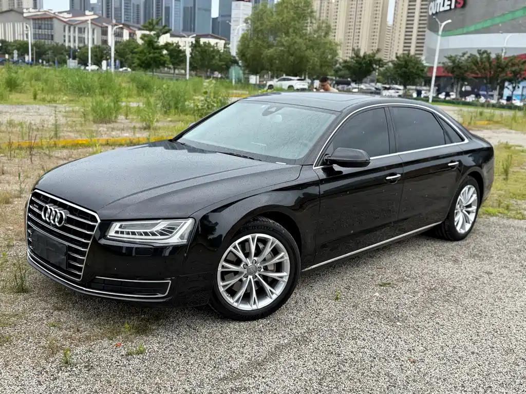 Audi A8 2016 — фото 8