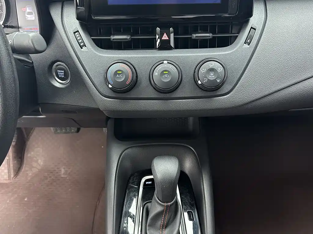 Toyota Corolla 2023 — фото 14