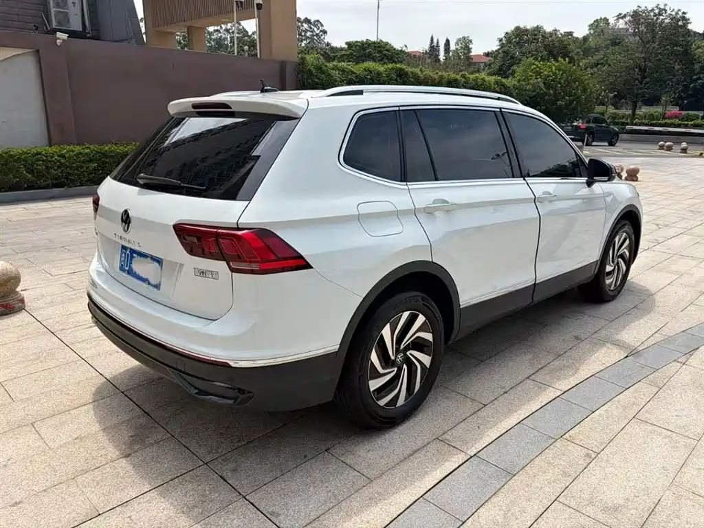 Volkswagen Tiguan L 2026 — фото 9