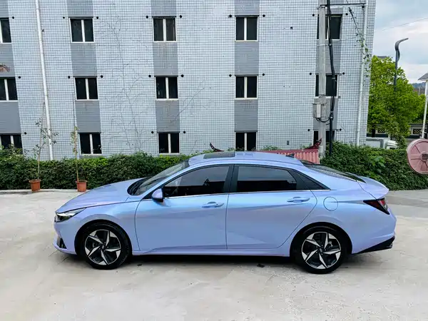 Hyundai Elantra 2022