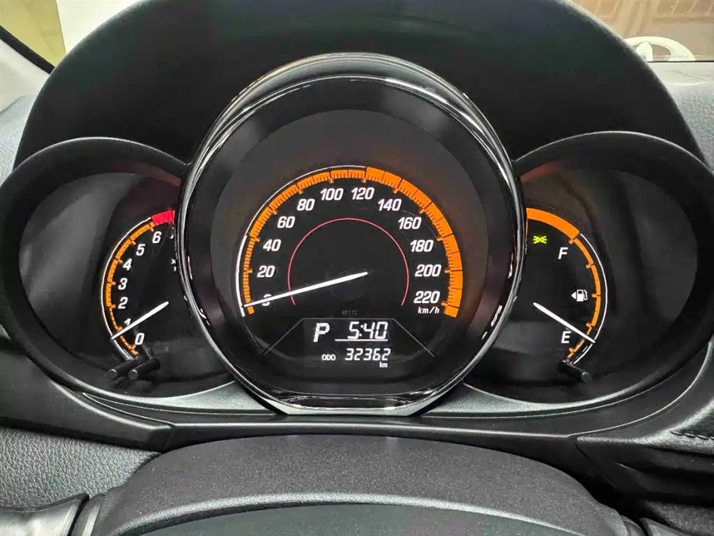 Toyota Yaris L 2022 — фото 20