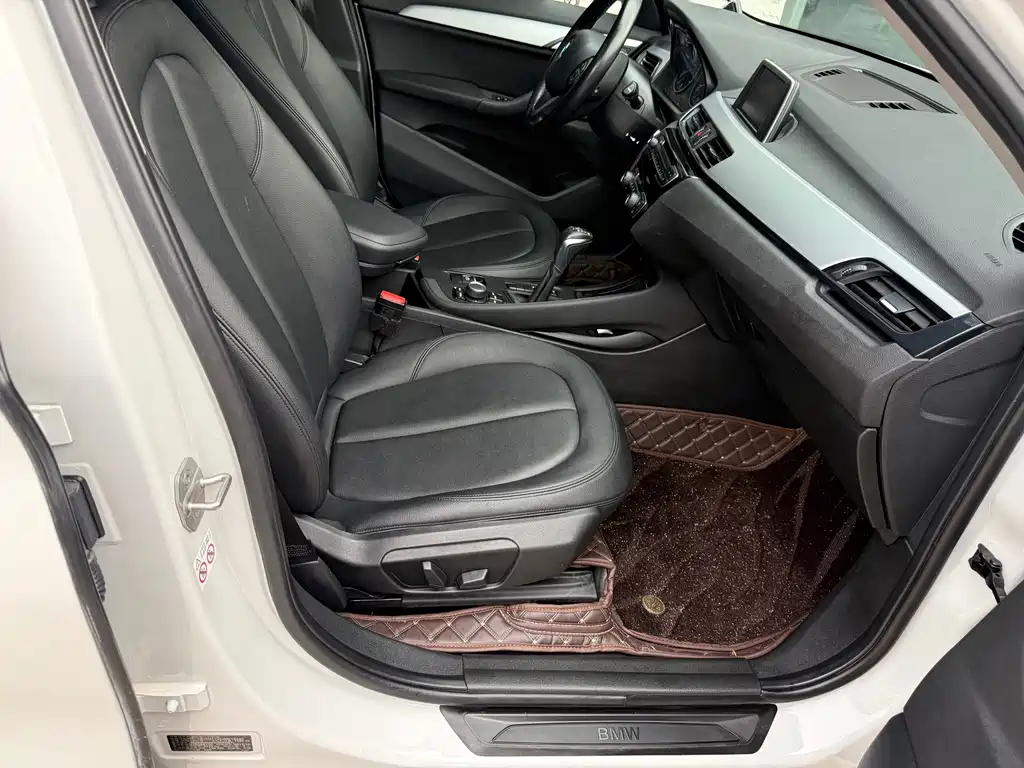 BMW X1 2018 — фото 13